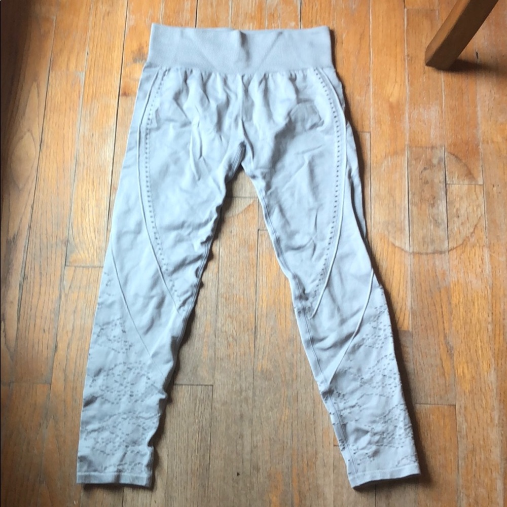 Fabletics grey crop leggings